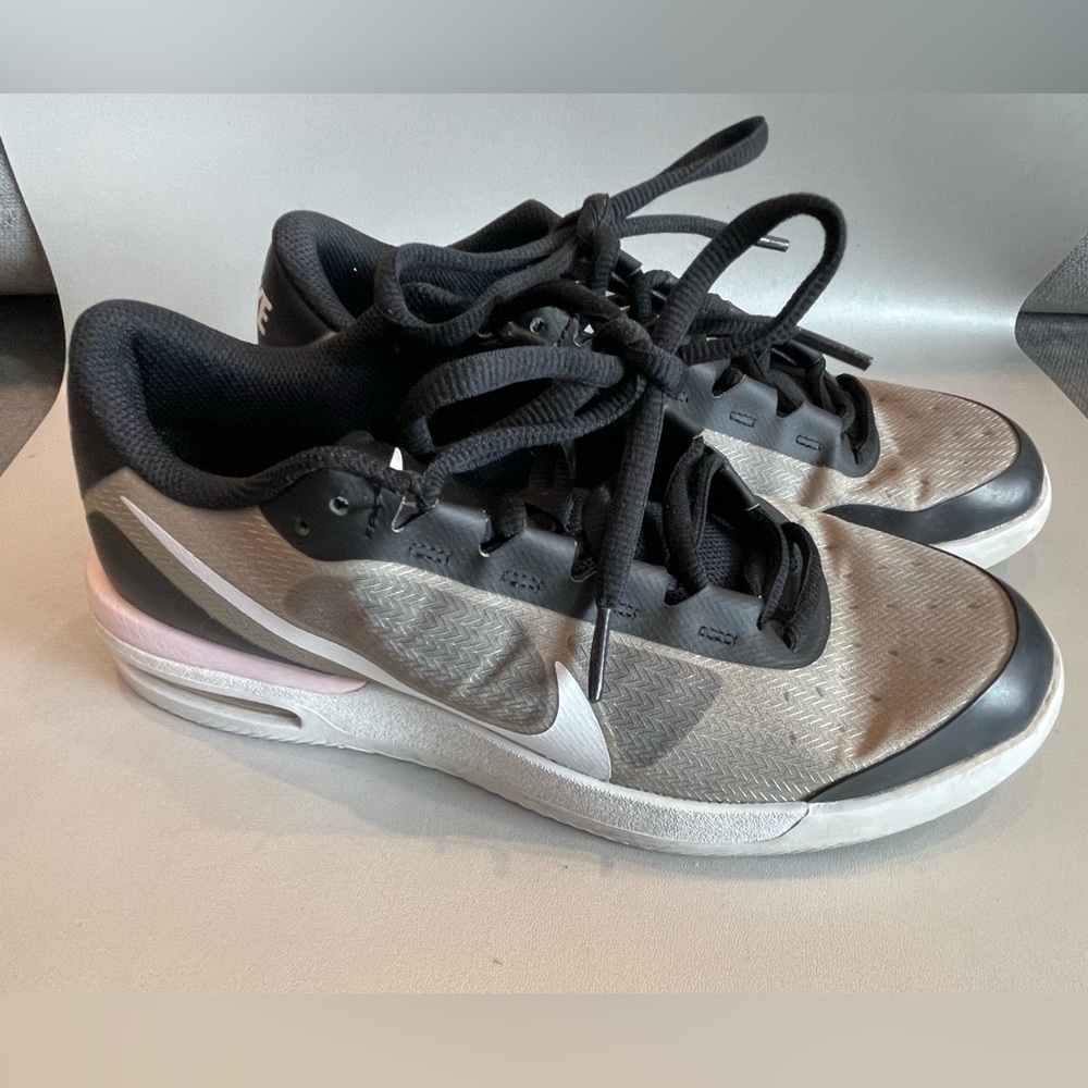 Nike air max Vapor Wing Tennis Shoes Women 8.5m